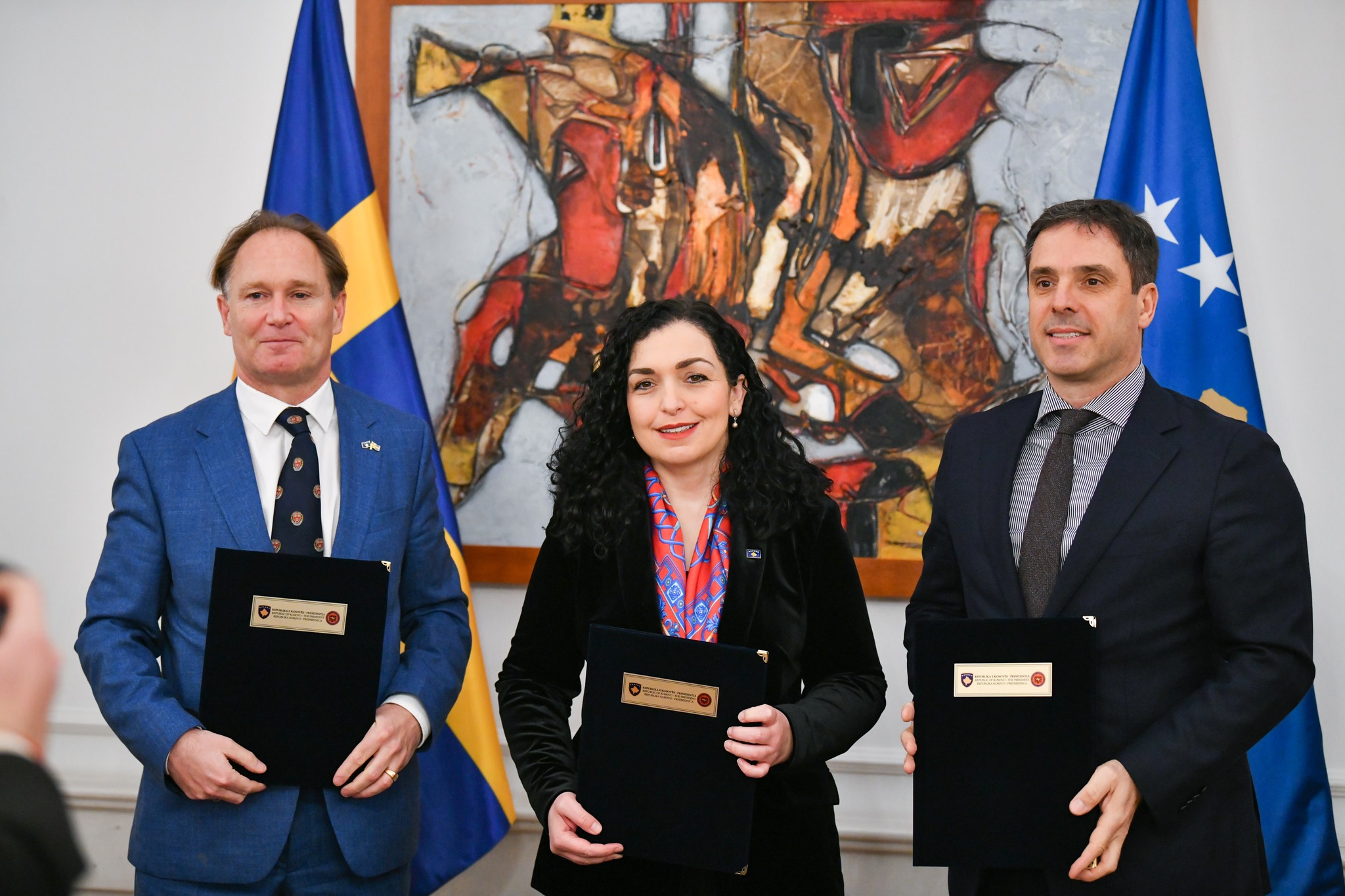 Osmani pret ambasadorin suedez, nënshkruajnë marrëveshje marrëveshja për mbështetje të presidencës me ekspertizë profesionale