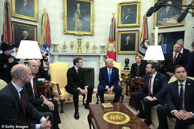 Trump i thotë në sy Macronit: Evropa i jep hua Ukrainës