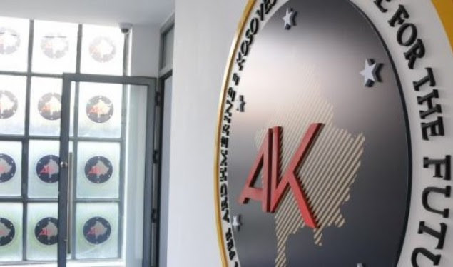 AAK, Kurtit: Kryeministria nuk është pazar për koalicione, takimet politike mbajini në zyrën e partisë