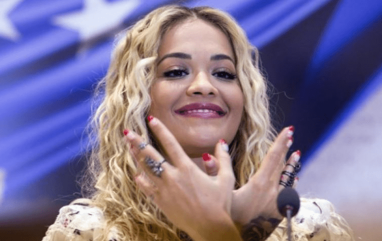 ‘Duke shpresuar që …”, Rita Ora shpërndan thirrjen e nënës së saj për të marrë pjesë në zgjedhjet e 9 shkurtit në Kosovë