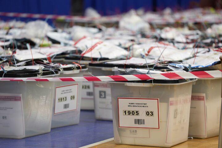 KQZ publikon rezultatet e 19 nga 43 vendvotimet e përfaqësive diplomatike, numërimi vazhdon sot
