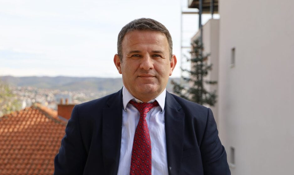 Kasolli: VV-ja dhe Kurti po blejnë kohë për negociim votash për krijimin e institucioneve