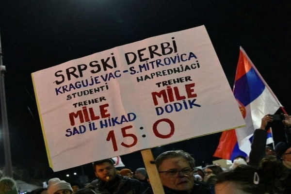 ​Studentët protesta në Kragujevc, Vuçiq e Dodik miting në Mitrovicën e Sremit
