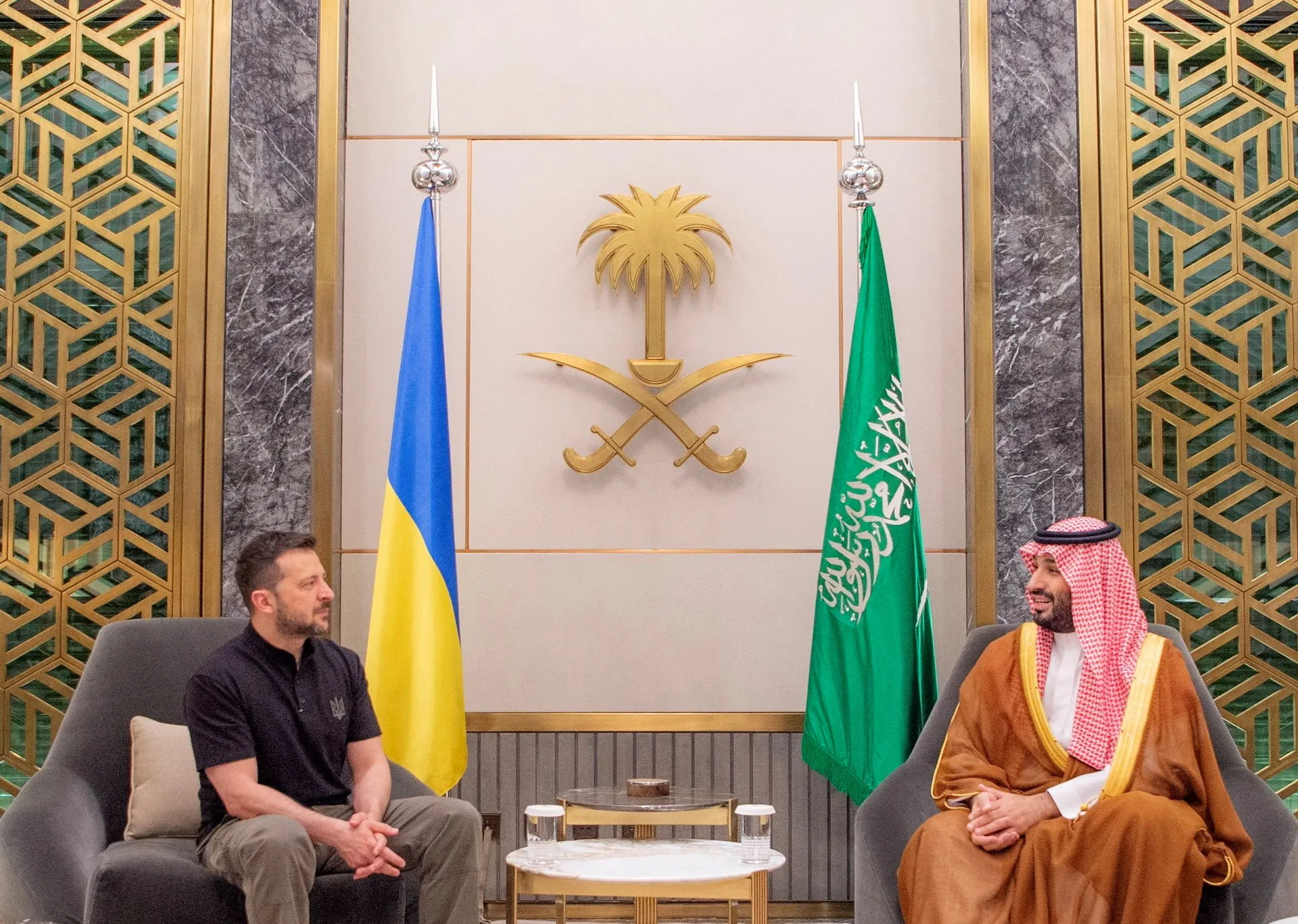 Zelenskiy në Arabinë Saudite për bisedime me princin e kurorës