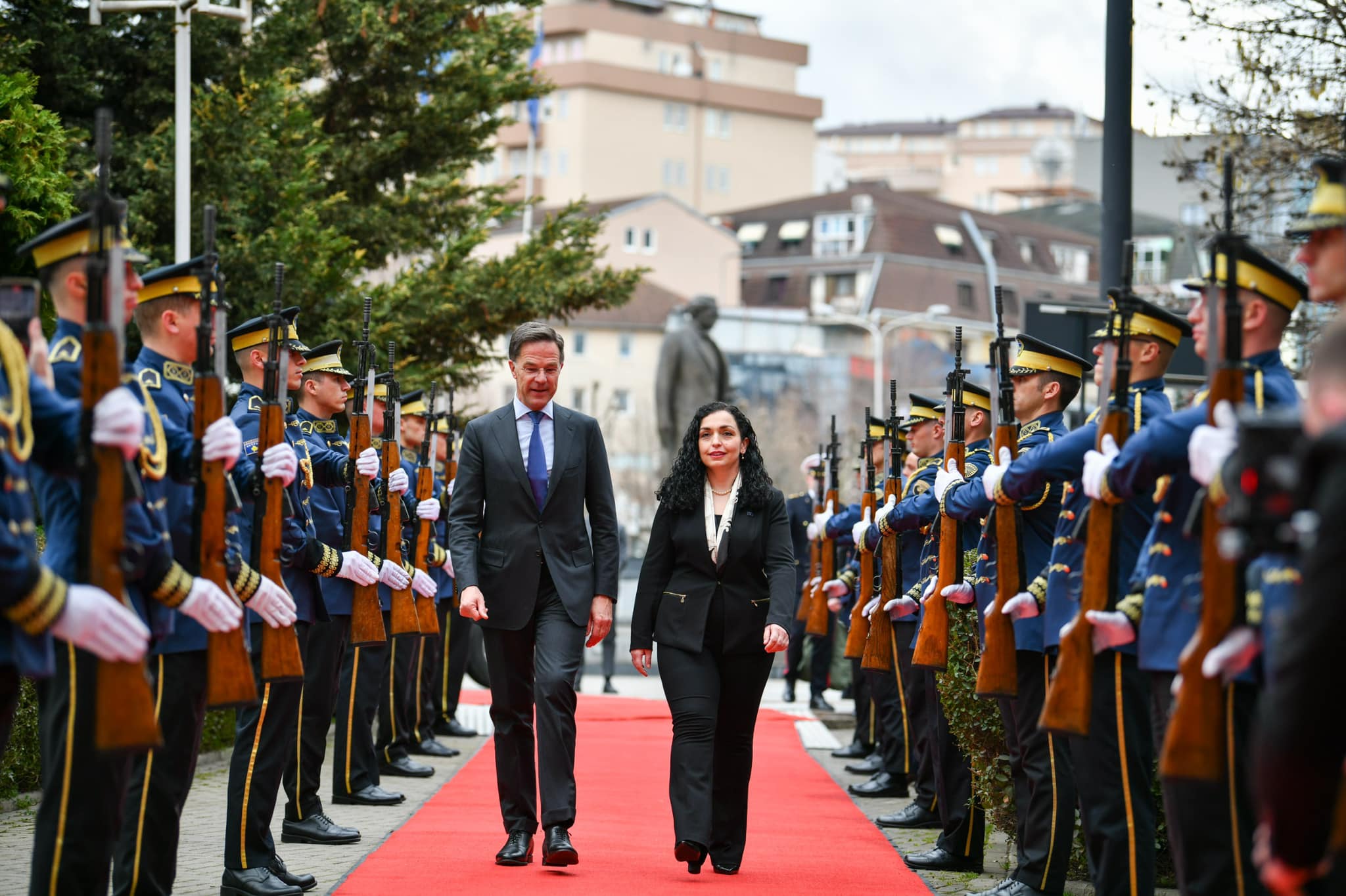 Osmani pas takimit me Rutte: Riafirmuam partneritetin tonë me Aleancën më të fuqishme të sigurisë në botë