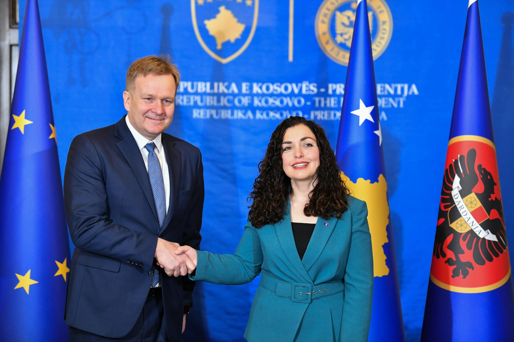 Osmani i ankohet Sørensen: Kosova të trajtohet e barabartë në dialog, mbajtja e masave po e dëmton balansin e nevojshëm