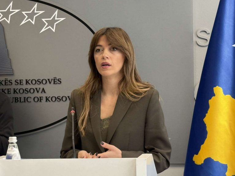 Ministrja Haxhiu kërkon nga Specialja masa të menjëhershme që të mos shkelen të drejtat e Thaçit