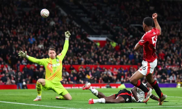 Unitedi eliminohet nga FA Cup, Fulhami kalon në çerekfinale