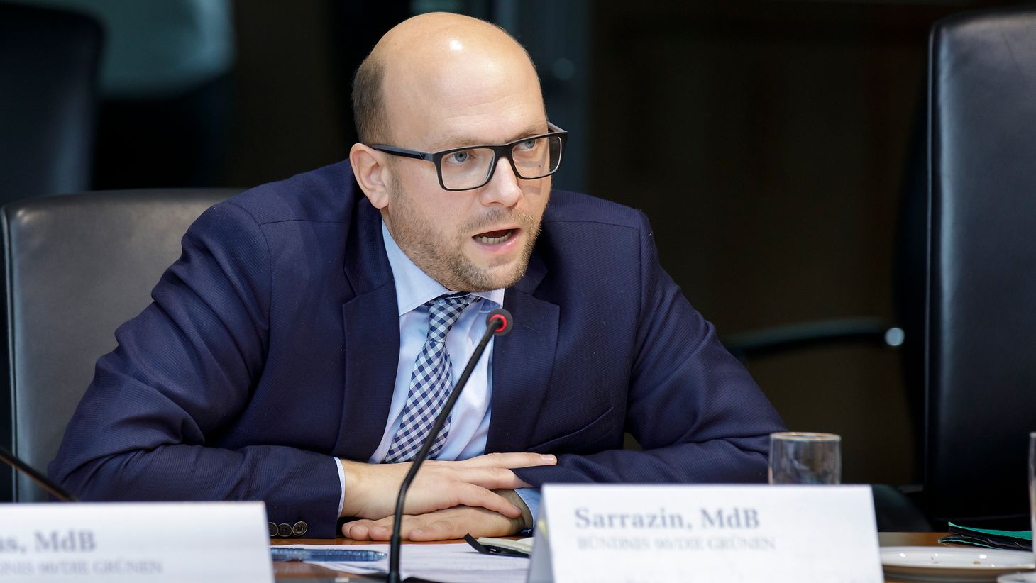 Sarrazin: Të formohet sa më shpejt qeveria në Kosovë dhe të punojë aktivisht në dialog