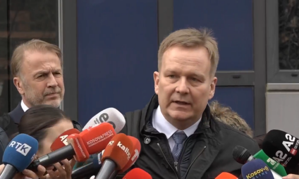 Sorensen: Do të shkojë edhe në Beograd dhe do të vlerësojë se ku jemi, dialogu është pikërisht për kompromise