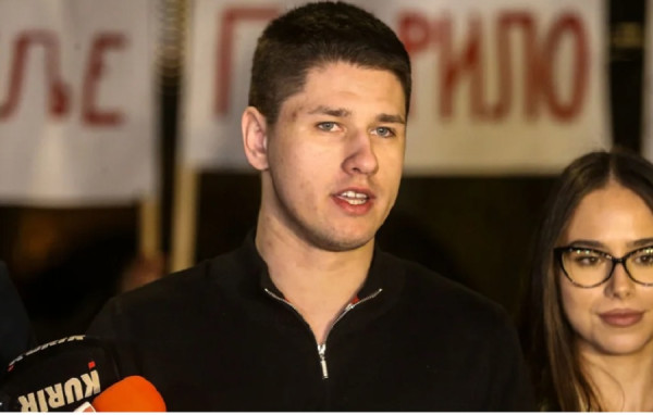 ​Studentët: Do të qëndrojmë në parkun Pionir, nuk ka tërheqje para askujt