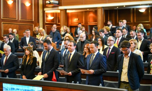 Kraki mungoi në seancë, VV-ja humbi edhe dy vota për Haxhiun