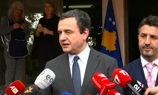 Shkeljen flagrante të ligjit Kurti mundohet ta kalojë duke u lazdruar: Mua më dënojnë nganjëherë, por mos u mërzitni ju
