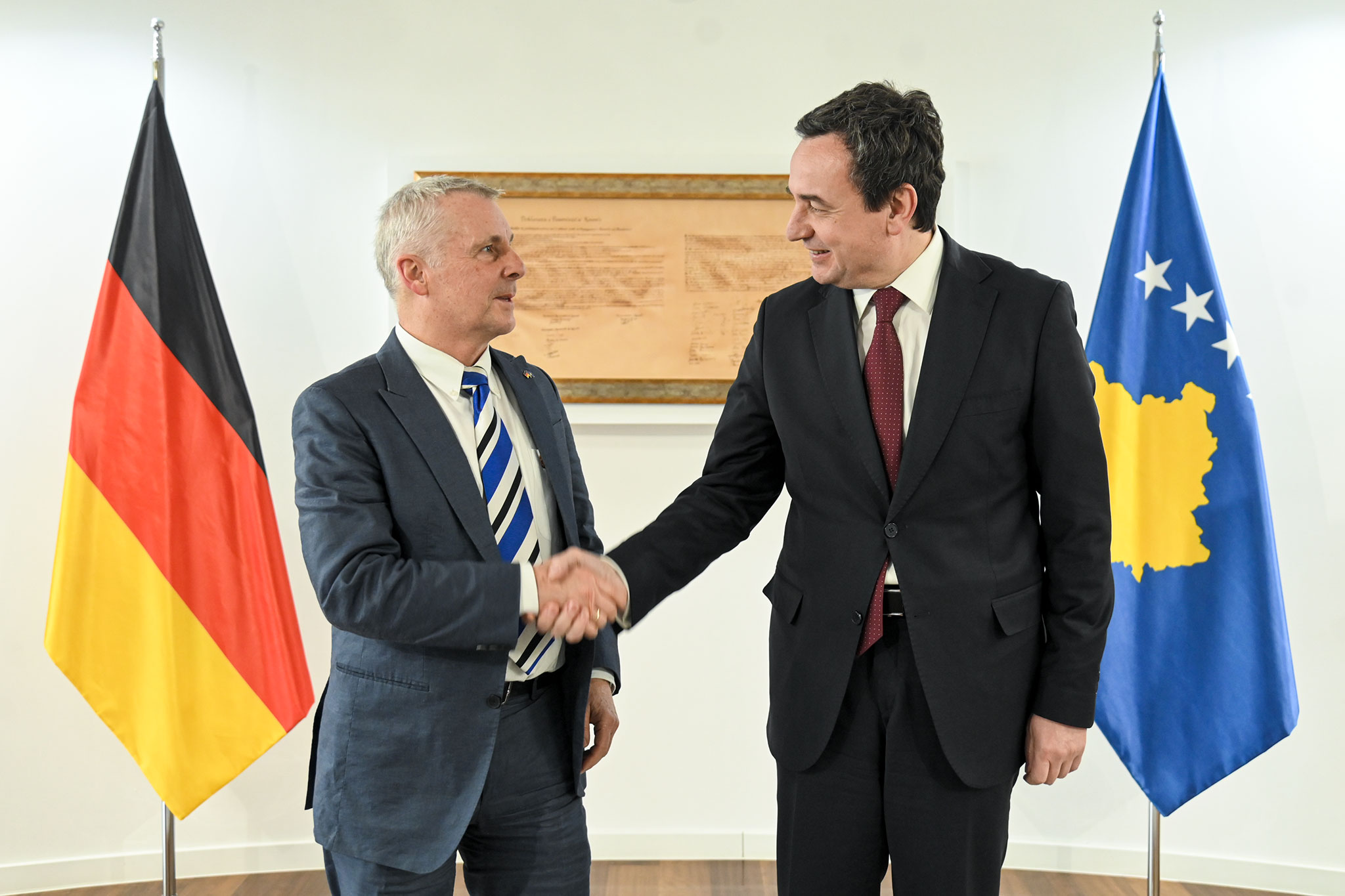 Rohde i kërkon Kurtit zgjedhje të shpejtë të Kryeparlamentarit dhe formimin e Qeverisë, flet edhe për masat