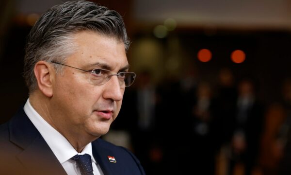 Pllenkoviq dënon dëbimin e shtetasve kroatë nga Serbia