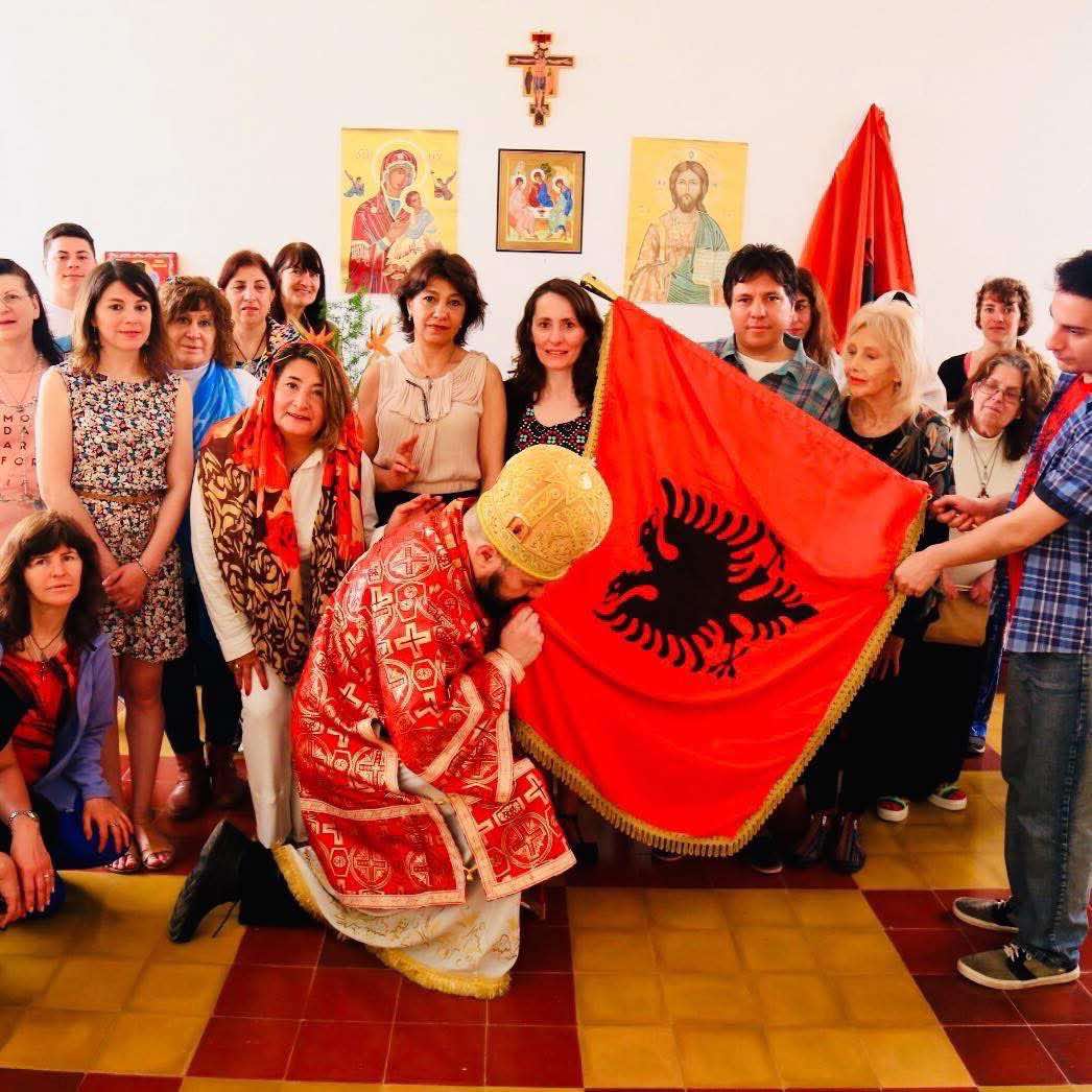 A u helmua apo ndërroj jetë në moshë të re Biri i Shqiponjes!