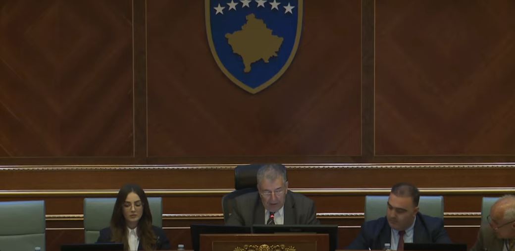 Nuk kalon as këtë herë – Albulena Haxhiu dështon të zgjedhet kryetare e Kuvendit