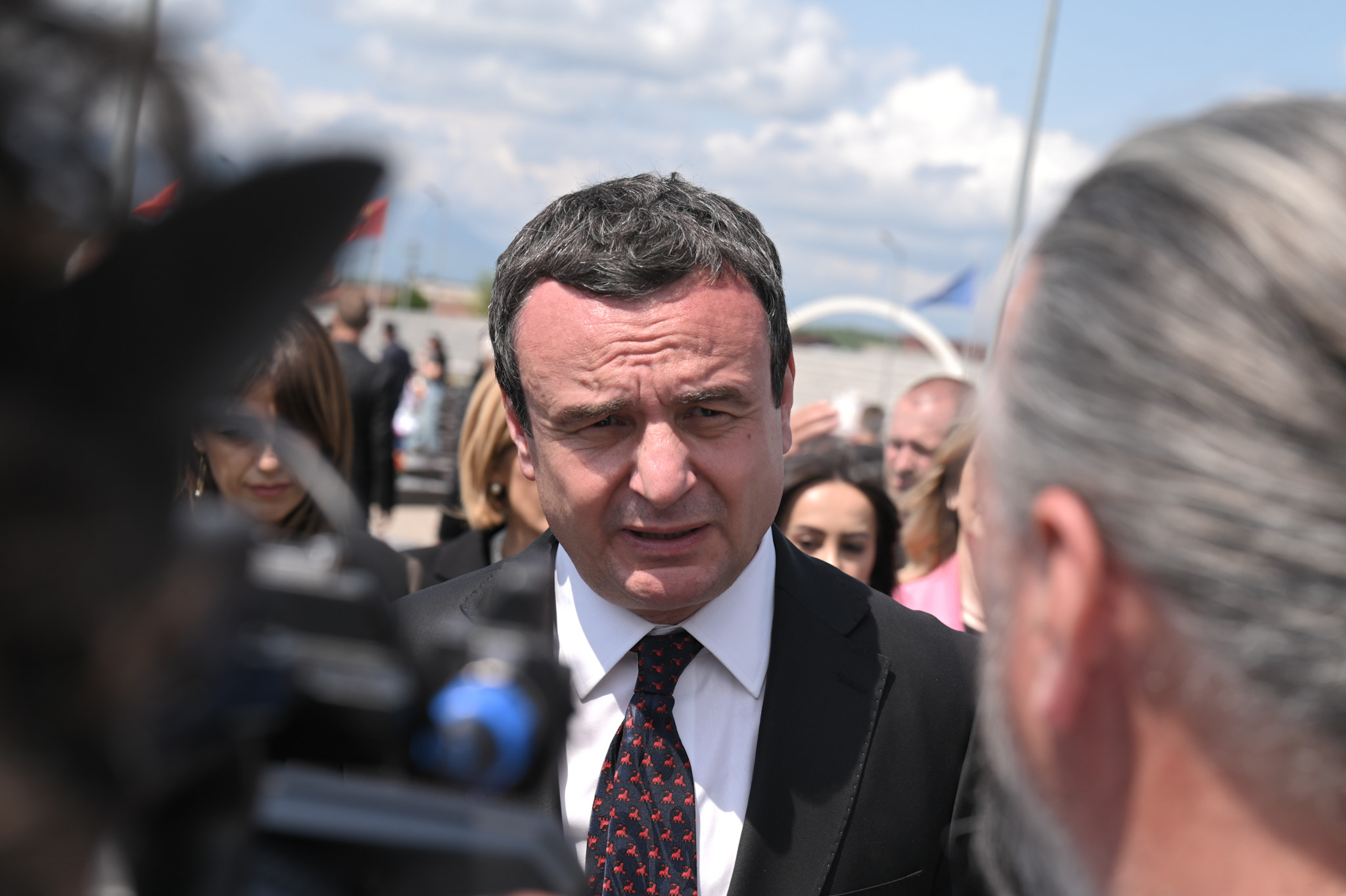 Kurti thirrje ndërkombëtarëve: Të rritet presioni ndaj Serbisë, të vihet drejtësi për gjenocidin e kryer në Kosovë