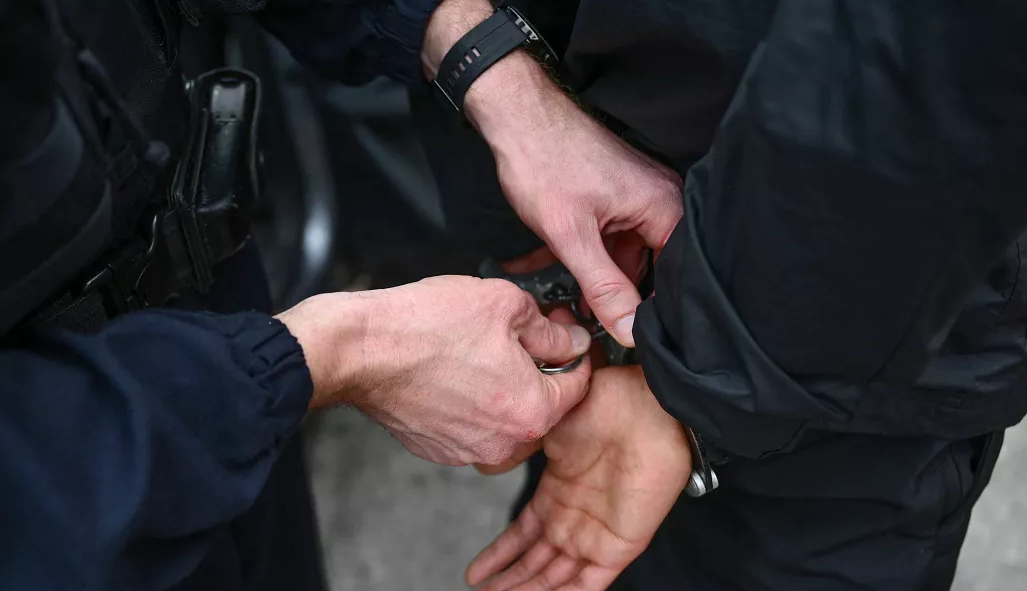 Arrestohet personi i kërkuar me urdhëresë gjykate