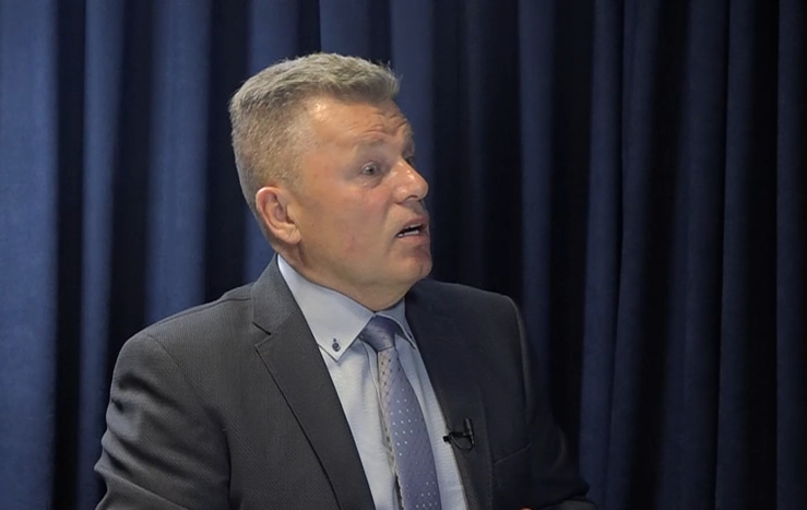 Alarmon Gashi për ekstremizmin në Kosovë: Cilat janë shenjat?