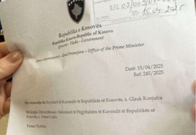 Kurti jep dorëheqje nga posti i Kryeministrit