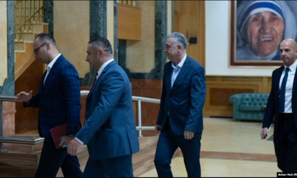REL: Lista Serbe jashtë loje: Si do të mbrohen interesat e serbëve në Kosovë?