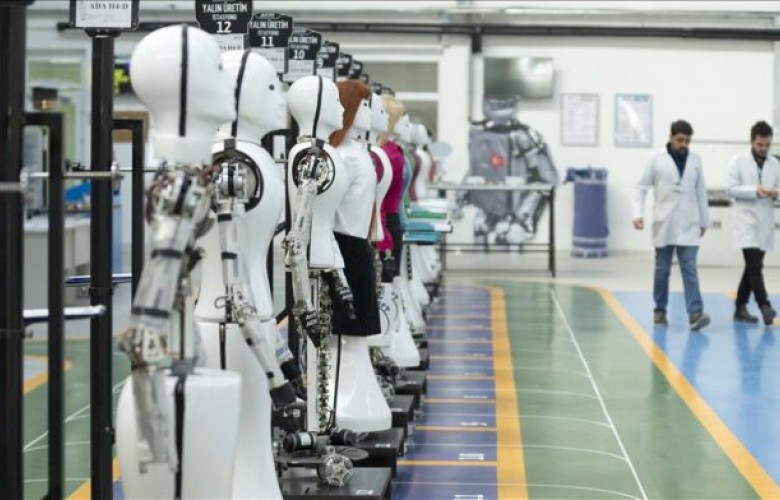 Kina mban garën e parë mes robotëve dhe njerëzve