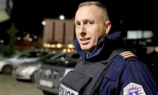 Kërkohet suspendimi i dy policëve që nuk e kishin arrestuar të dyshuarin për vrasjen e rreshterit Lika