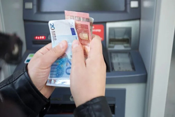 ​KE e BQE paralajmërojnë: Çrregullimet tregtare i detyrojnë qytetarët të kursejnë