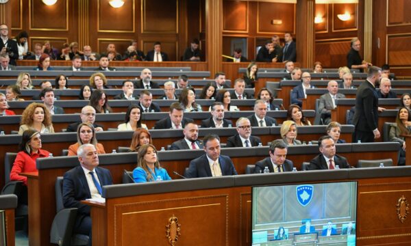 Ngërçi vazhdon, dështon sërish përpjekja e VV për votim të fshehtë – Më vonë takimet e liderëve me presidenten