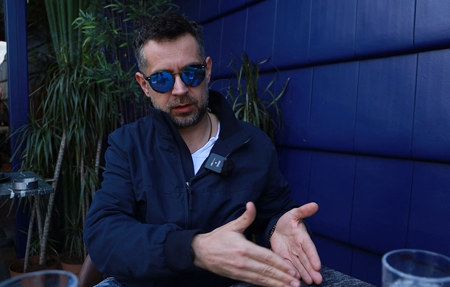 Sllamniku: Aktor quhet vetëm ai që shkel në dërrasa të teatrit – aktor në film mundet me u ba gjithkush