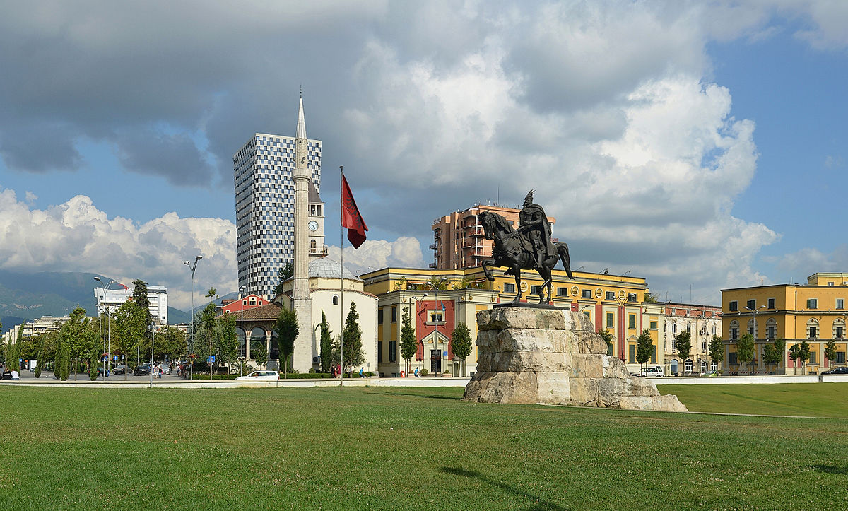 Nis vala e të nxehtit afrikan në Shqipëri, temperatura të larta dhe verë e thatë