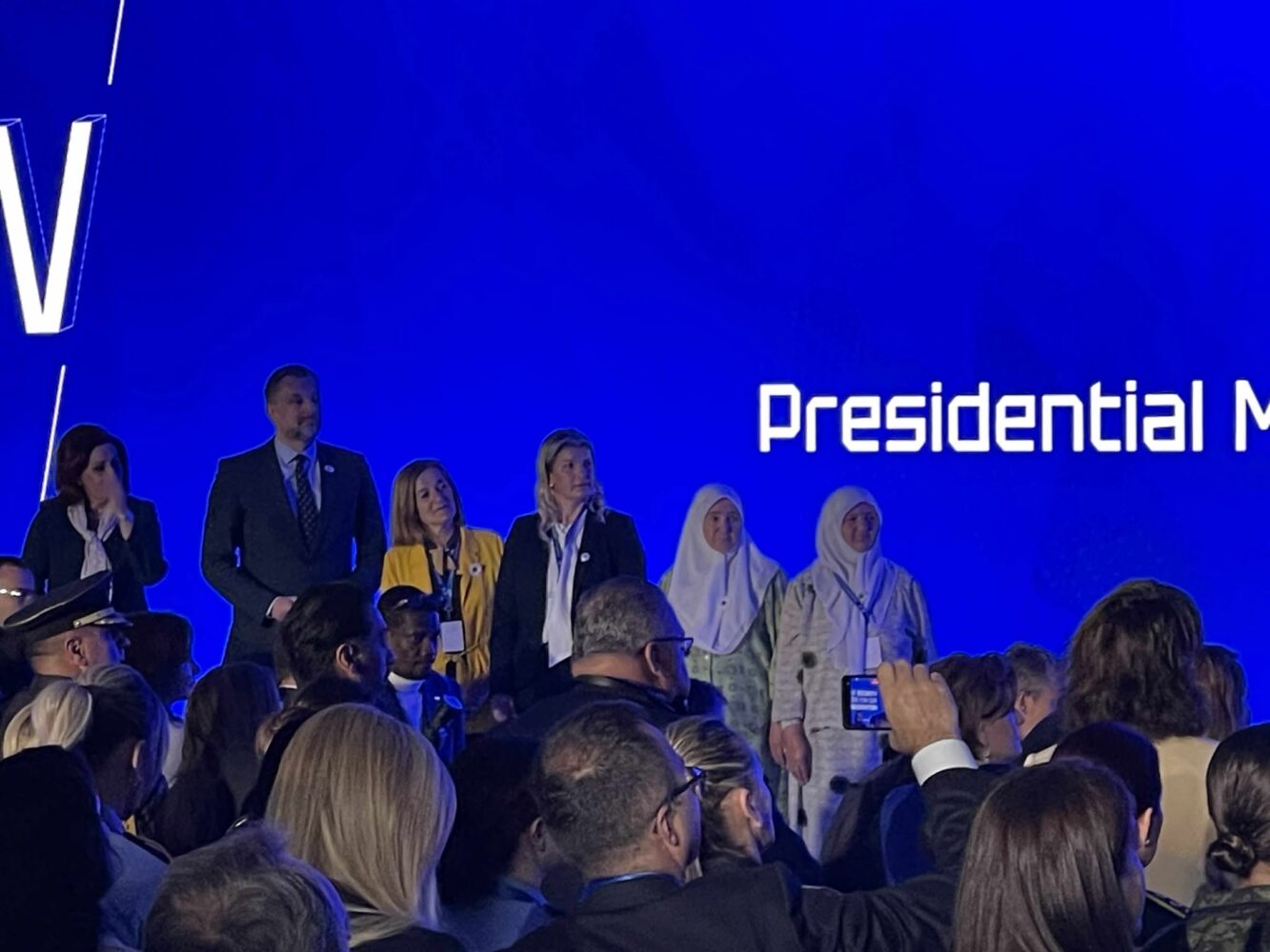 Presidentja Osmani nderoi nënat e Srebrenicës me Medaljen Presidenciale të Nderit: E ndiejmë pikëllimin tuaj